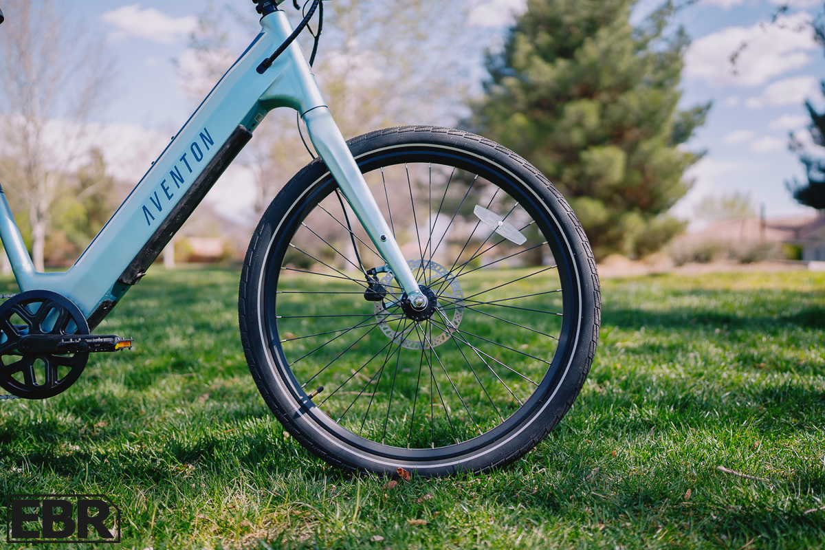 Aventon Pace 4  tires